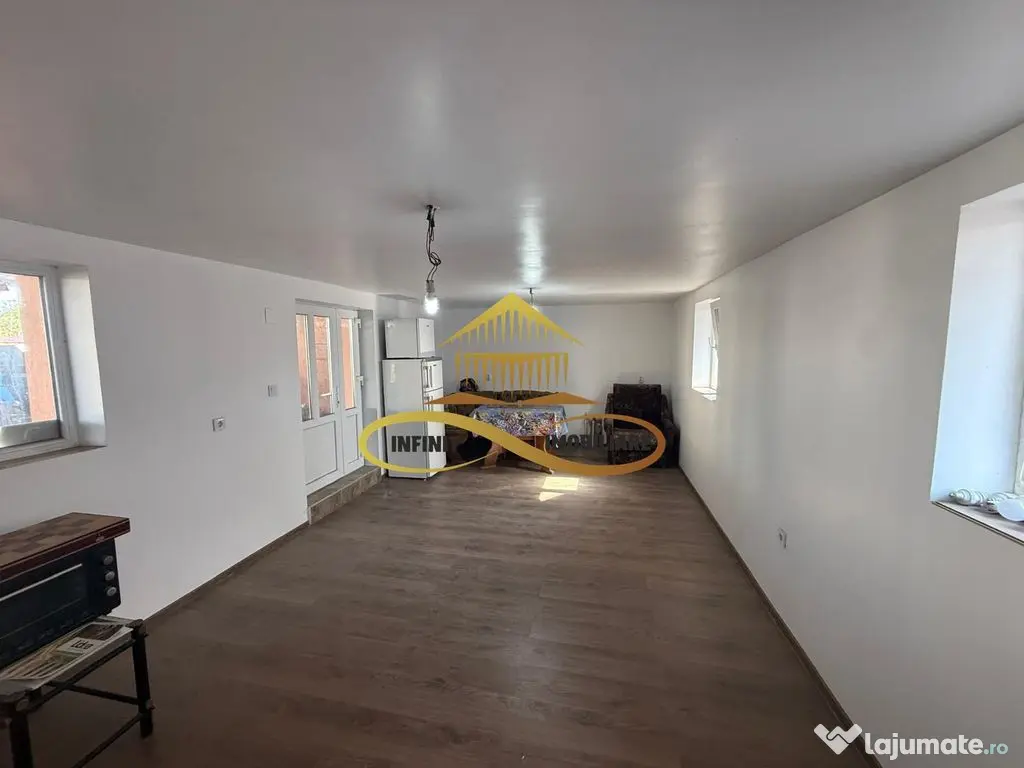 Casa de vanzare in Bacau Saucesti cu potential comercial 