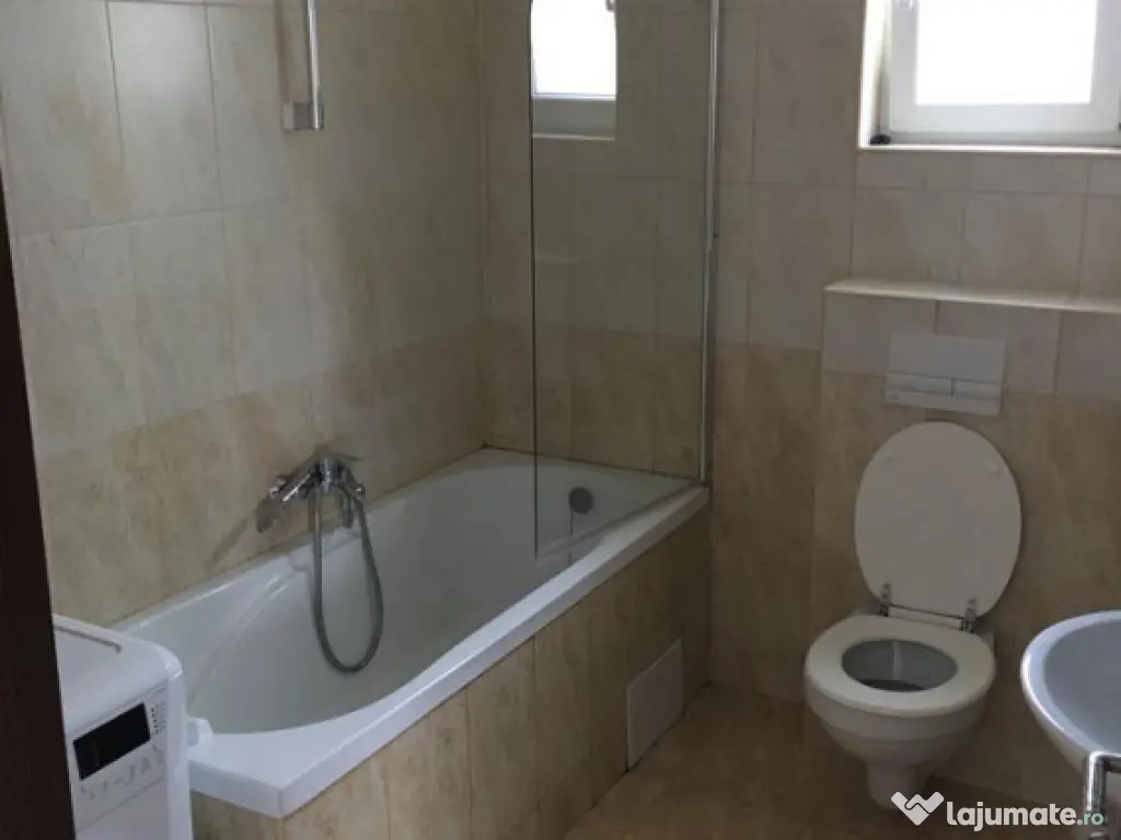 Penthouse de 3 camere in zona Sanpetru 