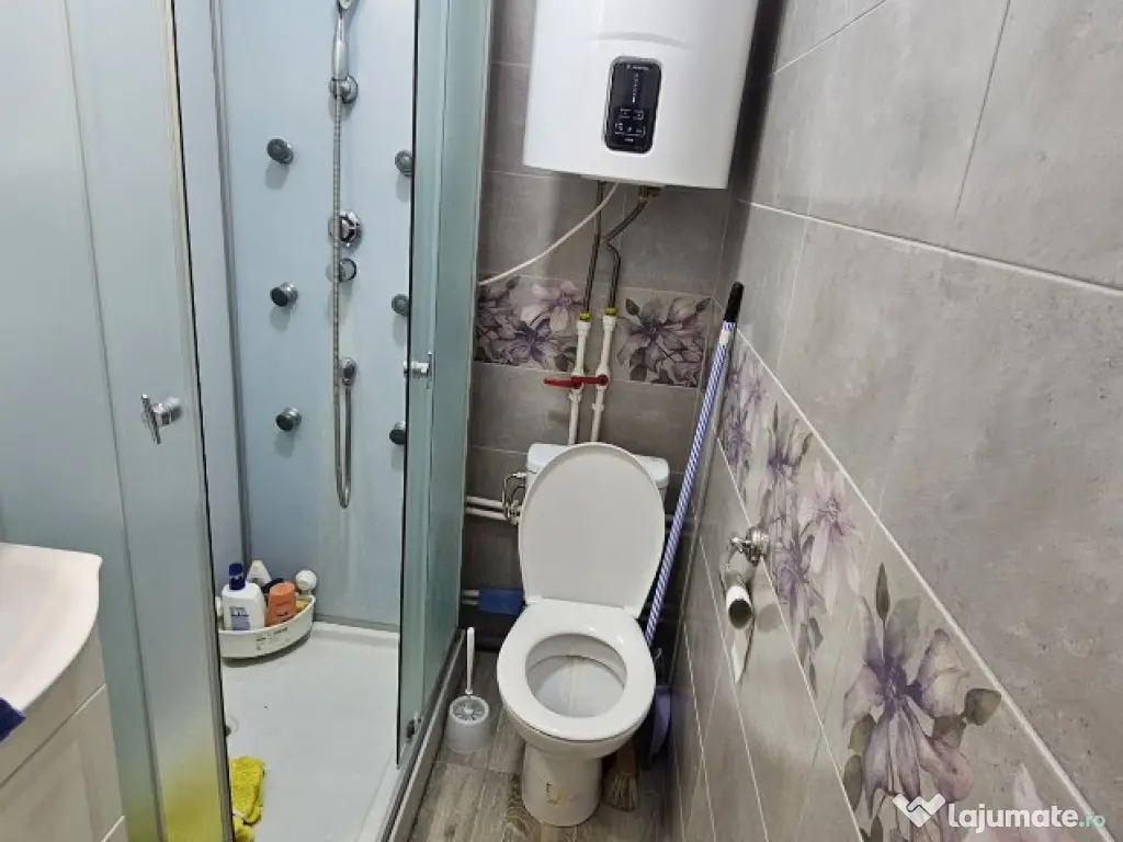 Navodari / Garsoniera mobilata 