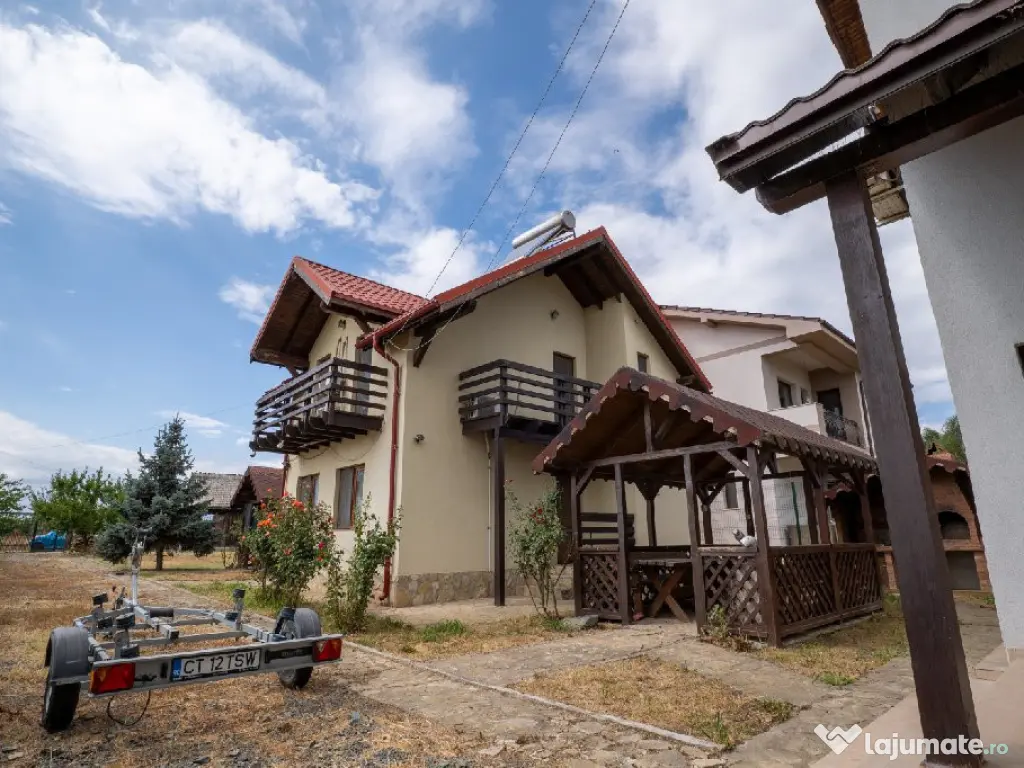 2 vile individuale cu foișor și grădină | 740 mp teren 