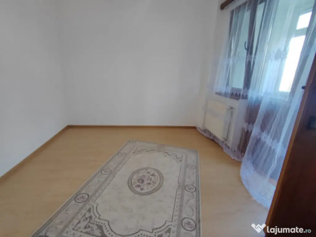 Apartament 3 camere, etajul 3/9, zona Nord- Spitalul Judetea 