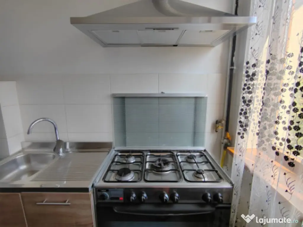 Apartament 3 camere, etajul 3/9, zona Nord- Spitalul Judetea 