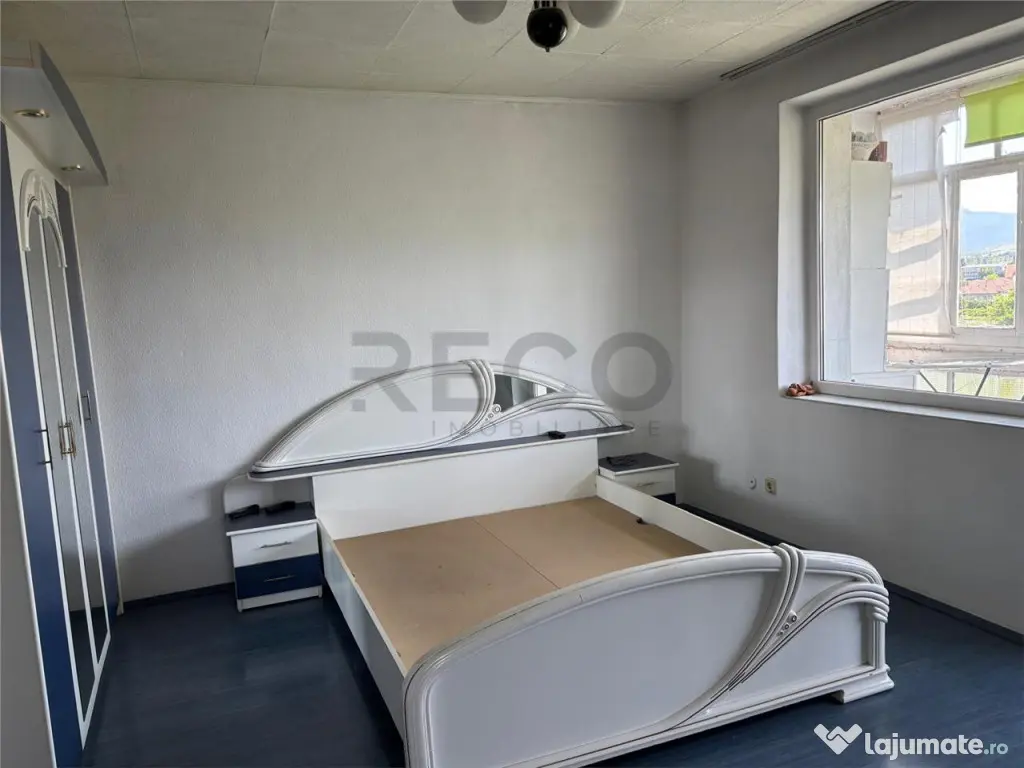 Apartament 3 camere Stei 