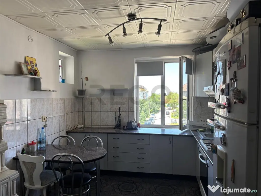 Apartament 3 camere Stei 