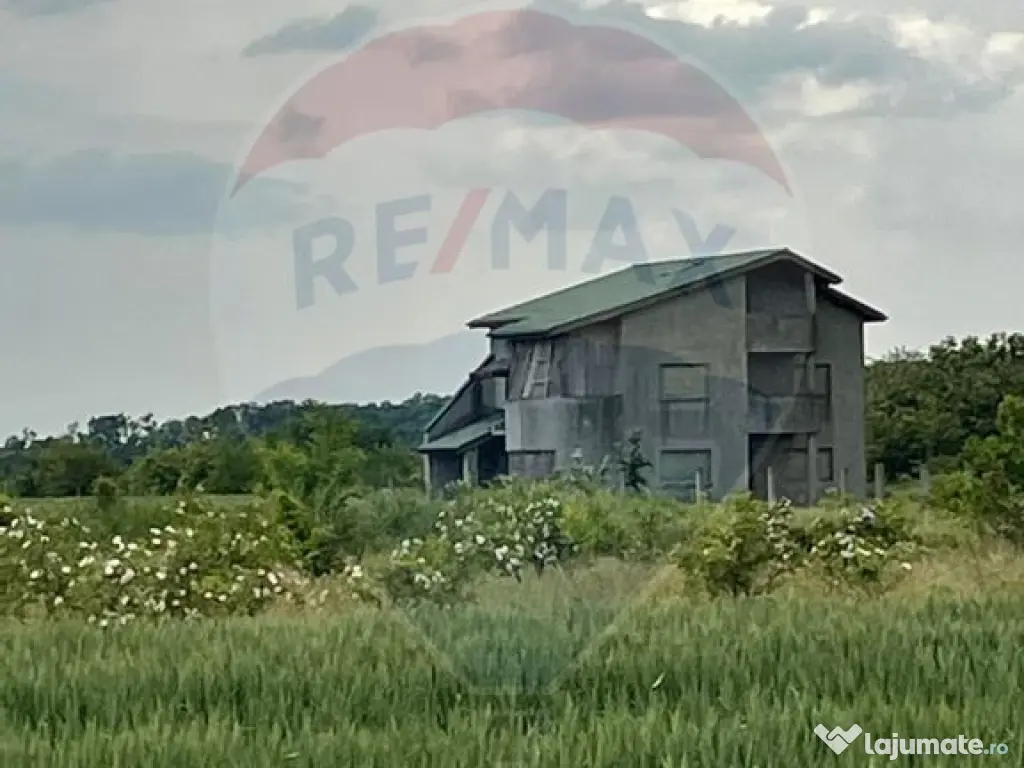 Teren intravilan, un colț de liniște, aflat în Petreș... 