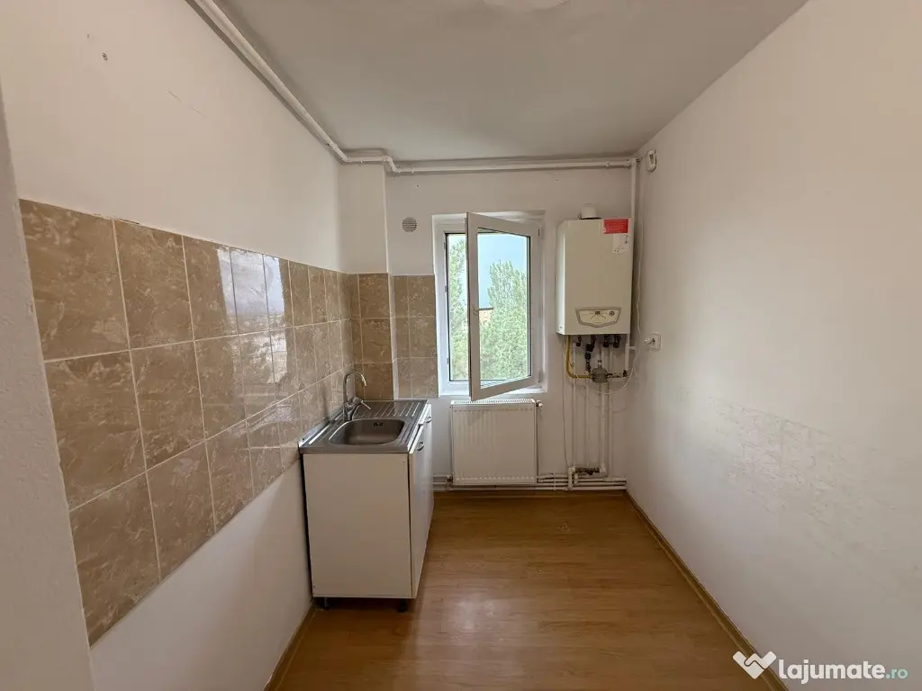 Apartament 2 camere, semidecomandat