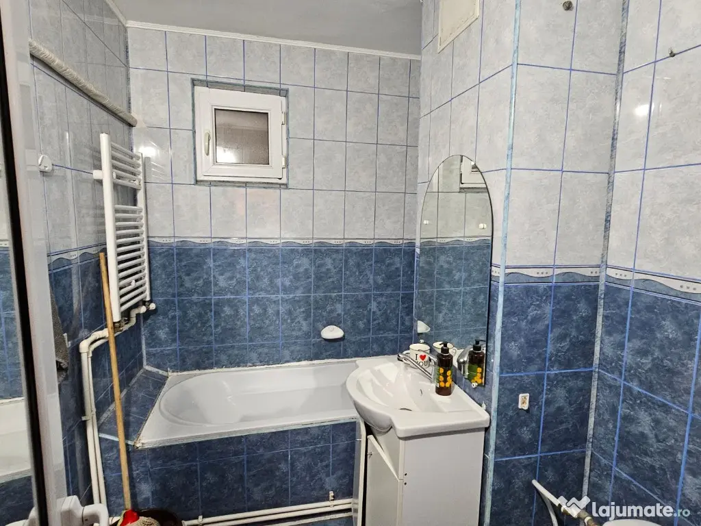 Apartament cu 4 camere in Micro 18 