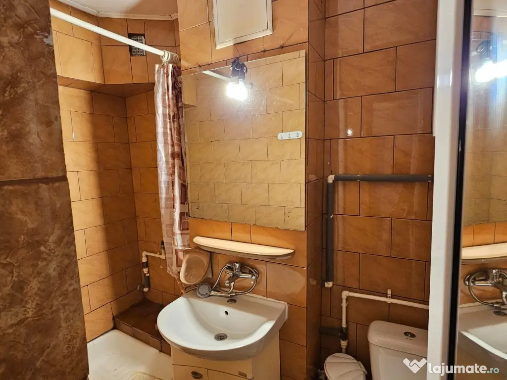 Apartament cu 4 camere in Micro 18 