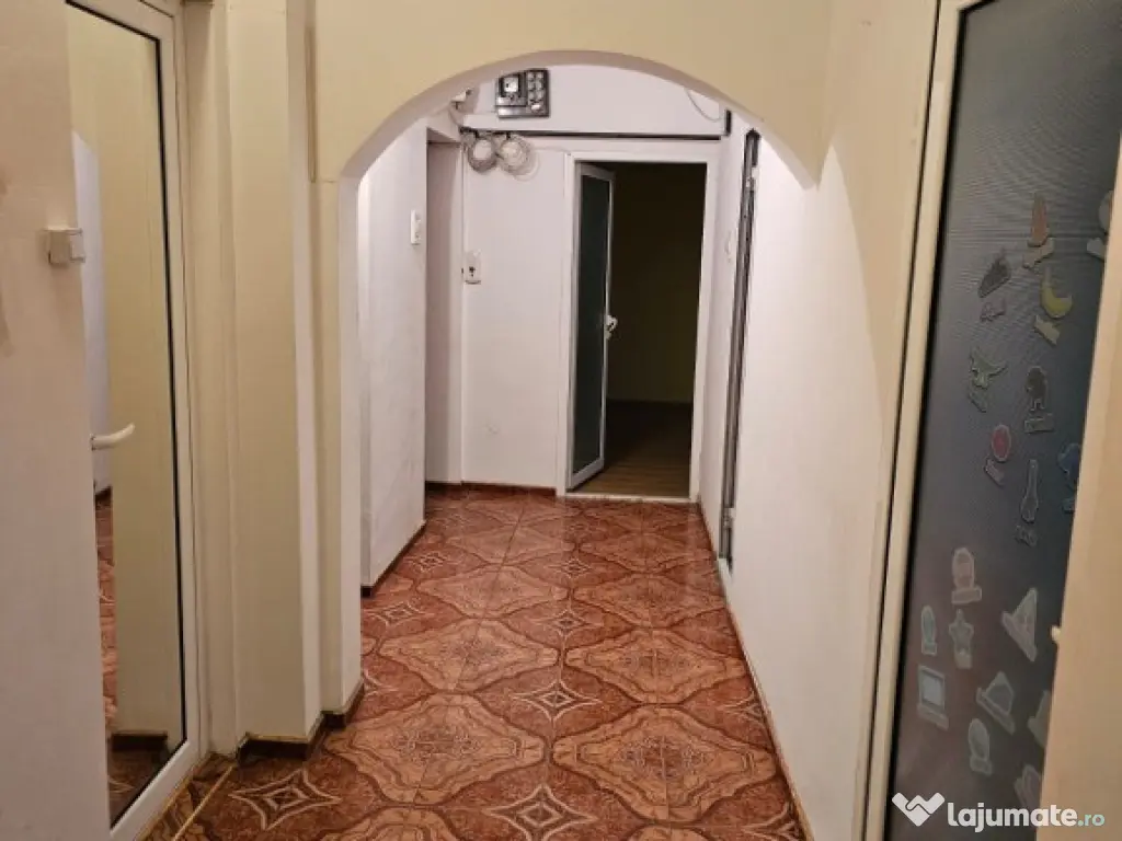 Apartament cu 4 camere in Micro 18 