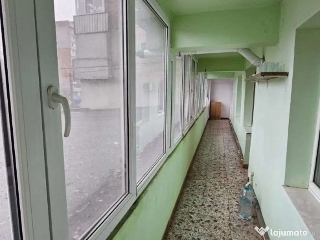 Apartament cu 4 camere in Micro 18 