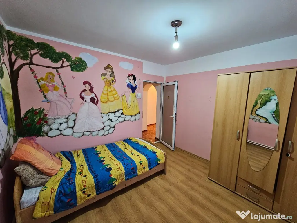 Apartament cu 4 camere in Micro 18 