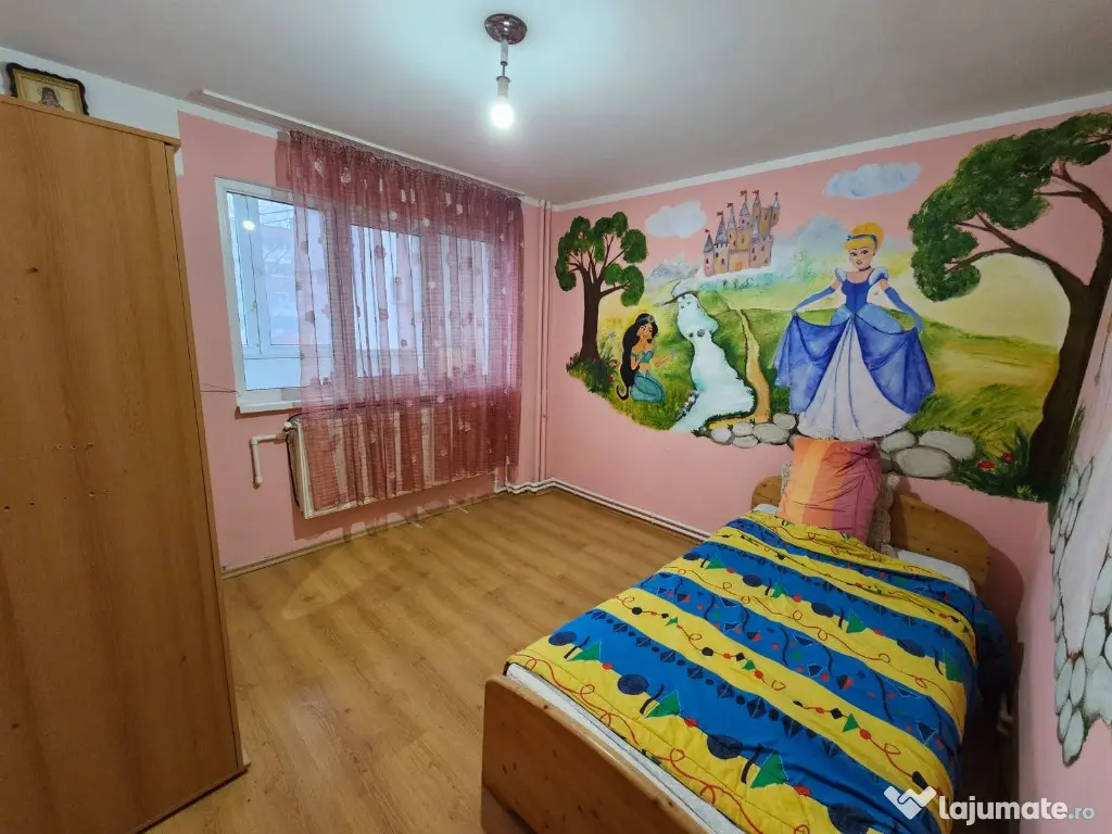 Apartament cu 4 camere in Micro 18 