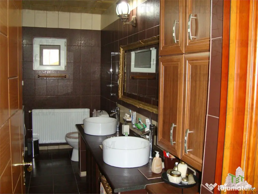 Super afacere, vila cu aspect de conac cu spatii moderne dar 