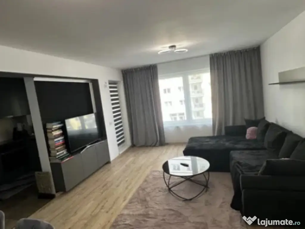 Apartament 2 camere, open space - zona Tractorul