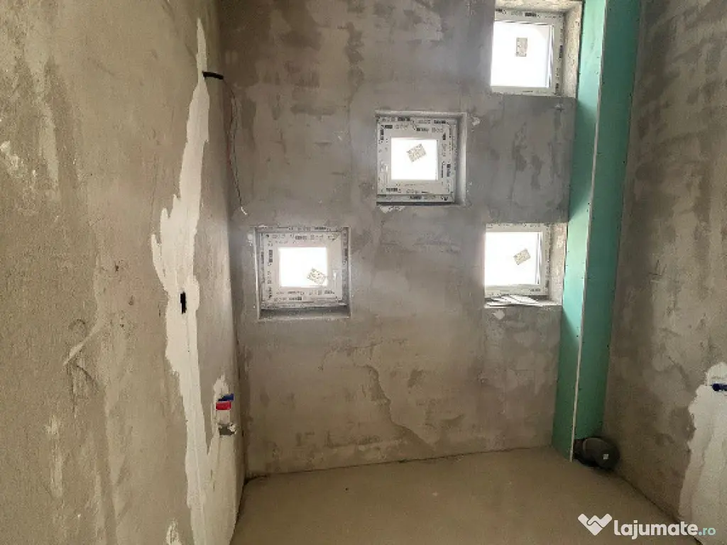 Casa tip Triplex de vanzare 