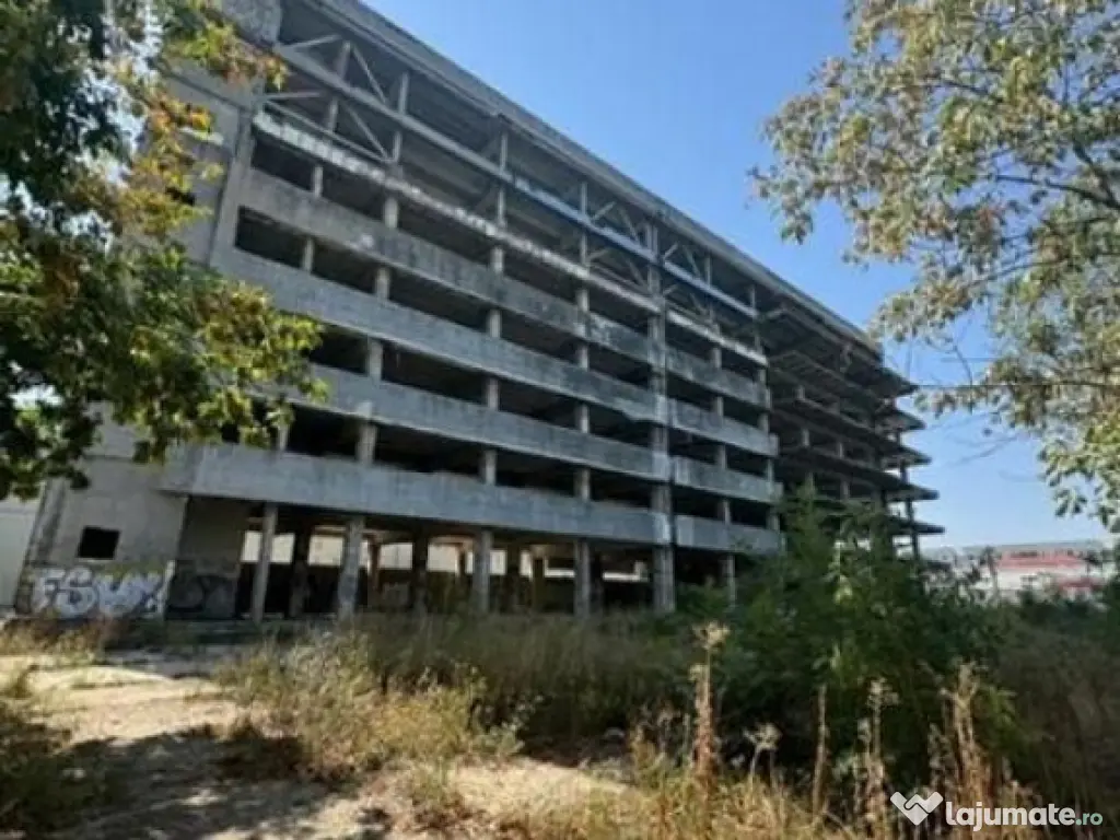 Teren cu Autorizatie de Construire + Clădire de Vânzare... 