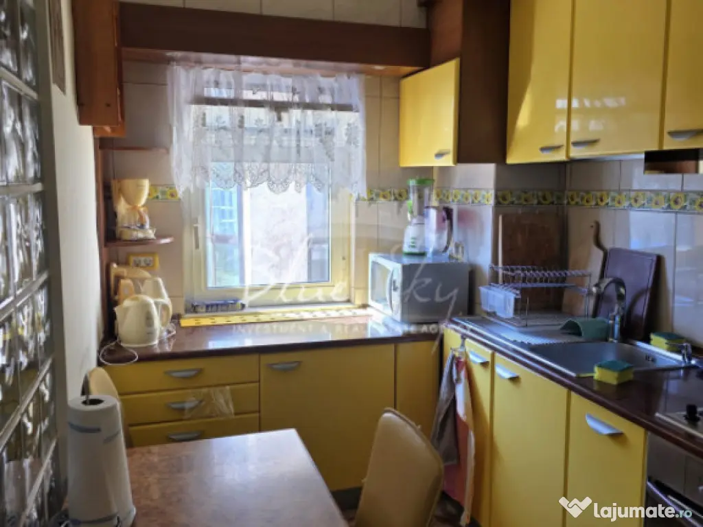 Apartament 3 camere, mobilat situat in Zona Capitol 