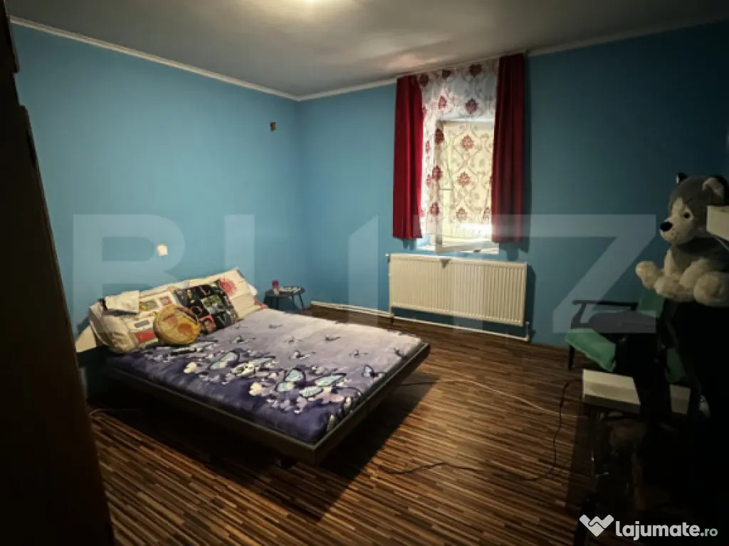 Casa de vanzare, 265 mp, zona Boghis