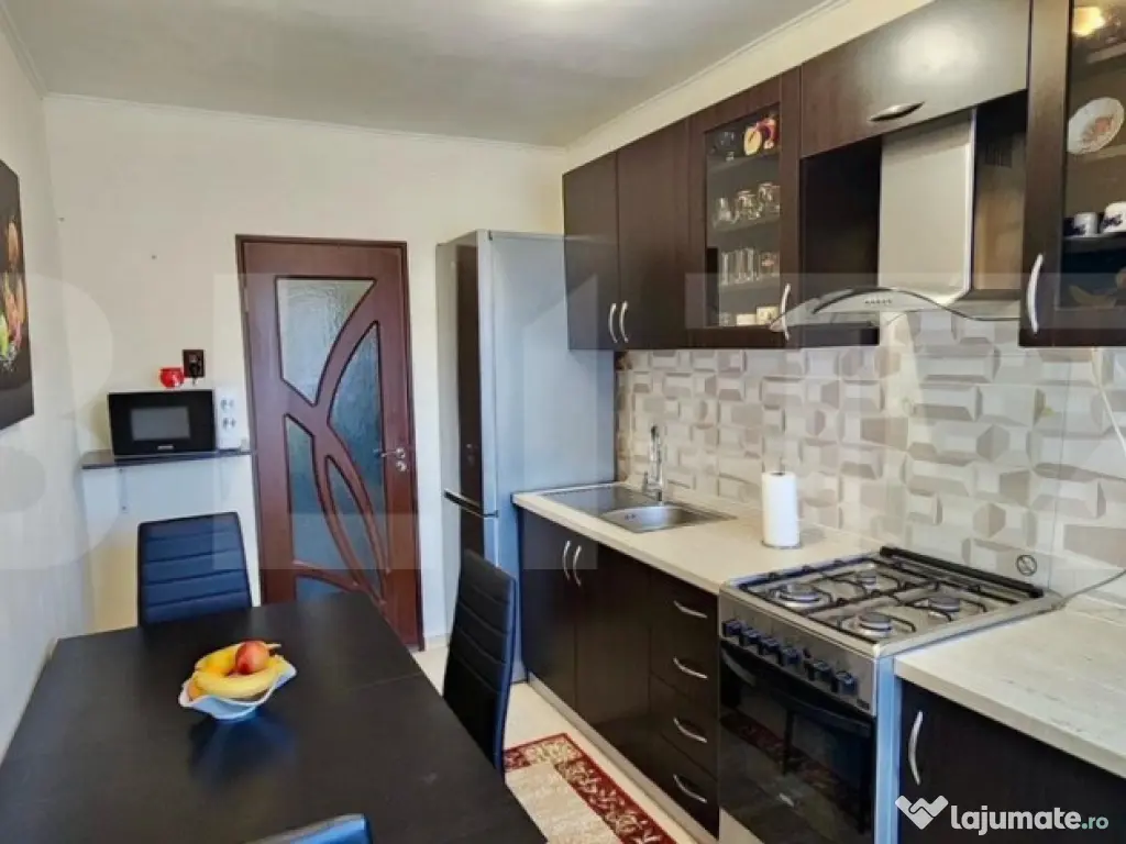 Apartament cu 4 camere, semidecomandat, tip D, 85 mp, Calea