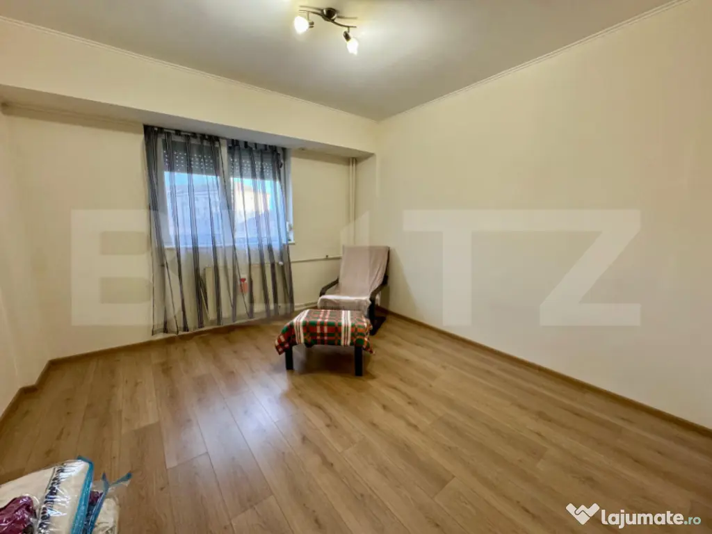 Apartament cu 4 camere, semidecomandat, tip D, 85 mp, Calea