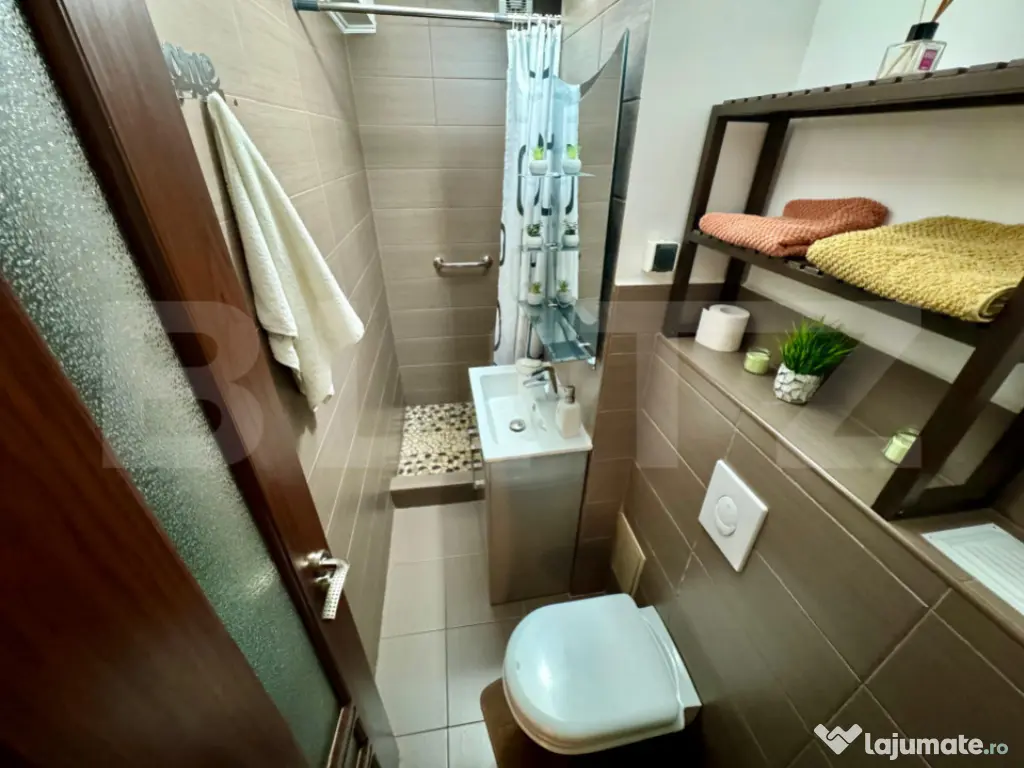 Apartament cu 4 camere, semidecomandat, tip D, 85 mp, Calea