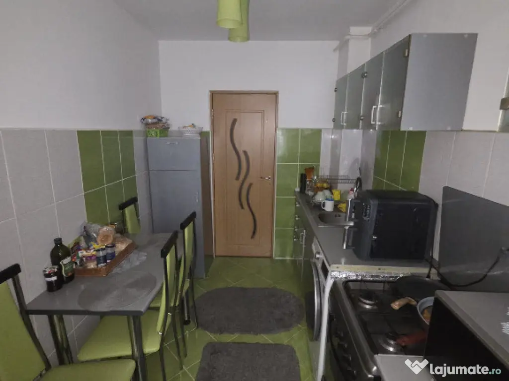 Apartament cu 2 camere, decomandat, zona Profi Eroilor