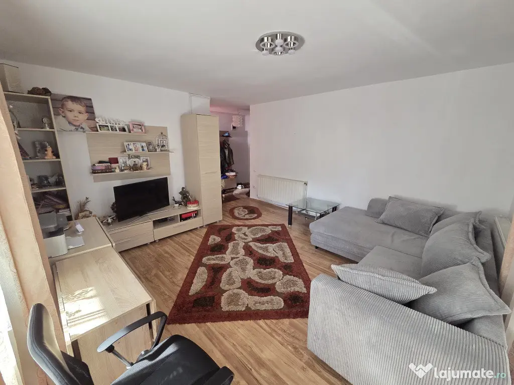 Apartament cu 2 camere, decomandat, zona Profi Eroilor