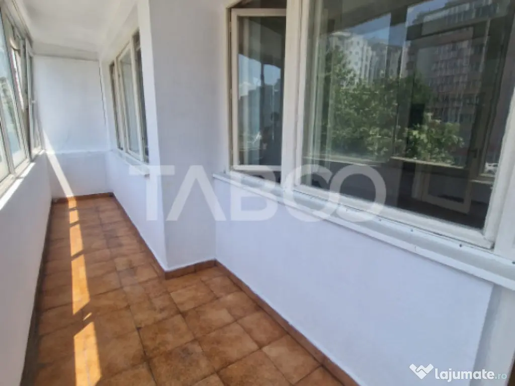 De vanzare apartament 2 camere Obor balcon mare proximitate 