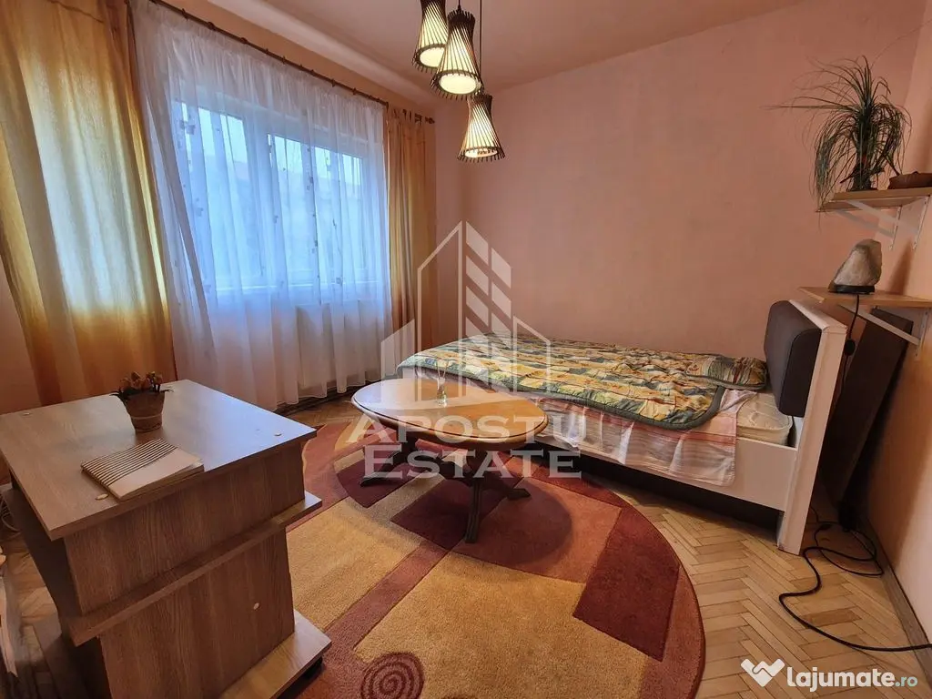 Apartament cu 3 camere, 65mp, zona Lipovei 