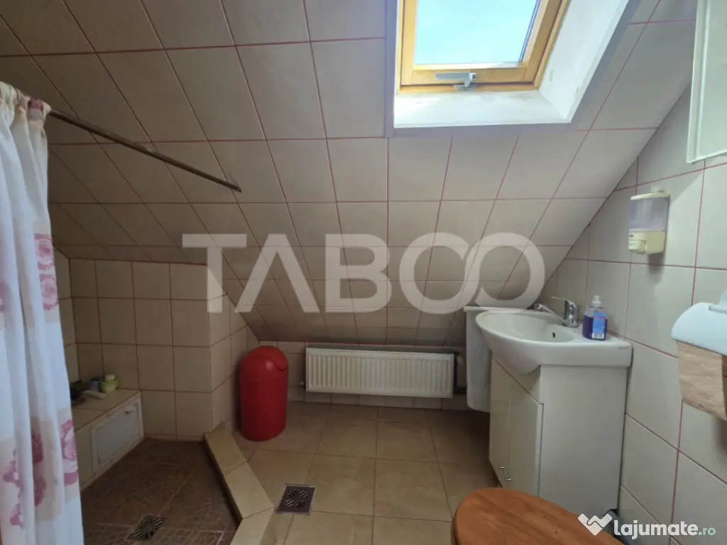 Casa individuala de vanzare 387mp teren 624mp Sura Mica Sibi 