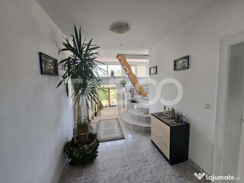 Casa individuala de vanzare 387mp teren 624mp Sura Mica Sibi 