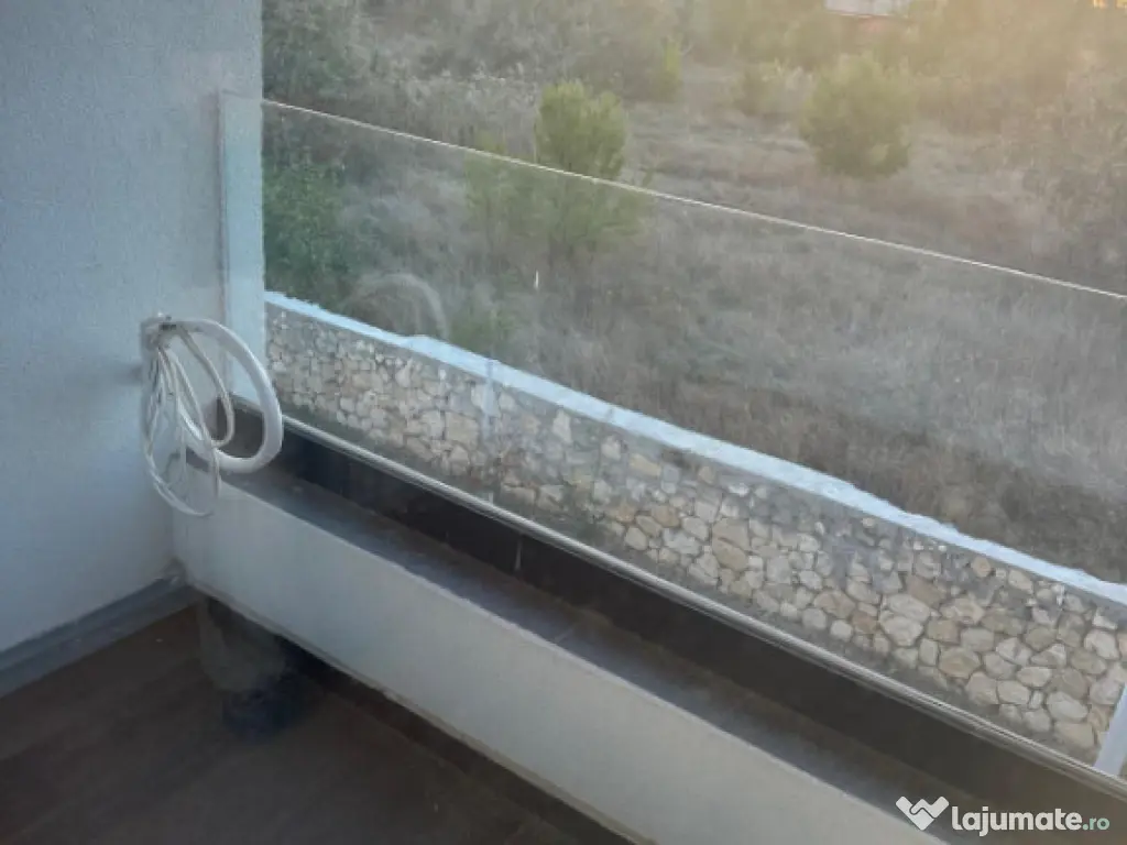 Vila deosebita de vanzare - zona Mamaia Nord pe malul laculu 