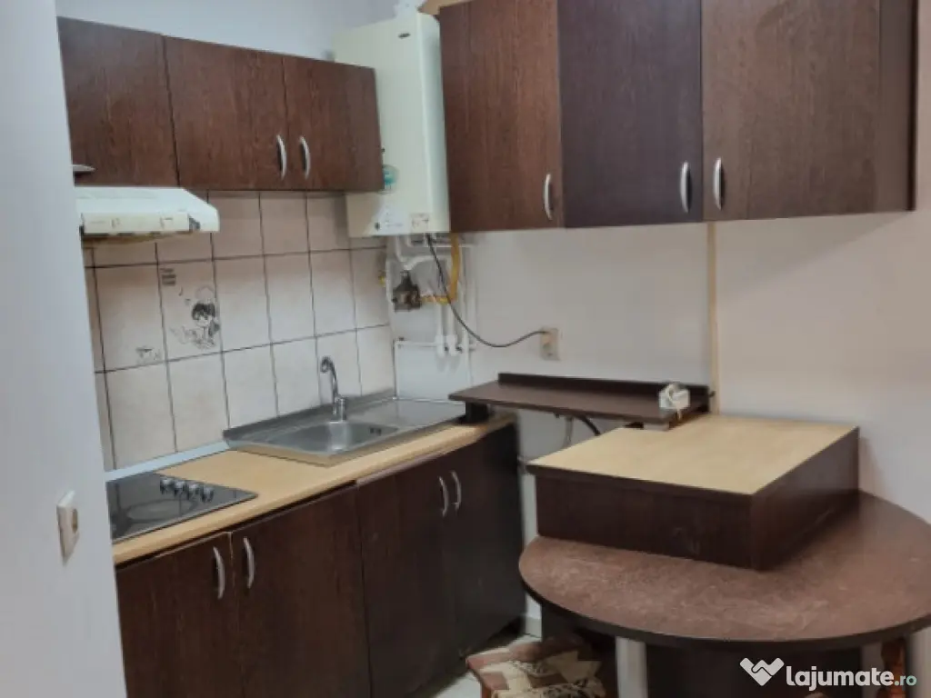 Garsoniera mobilata si utilata zona Broscarie