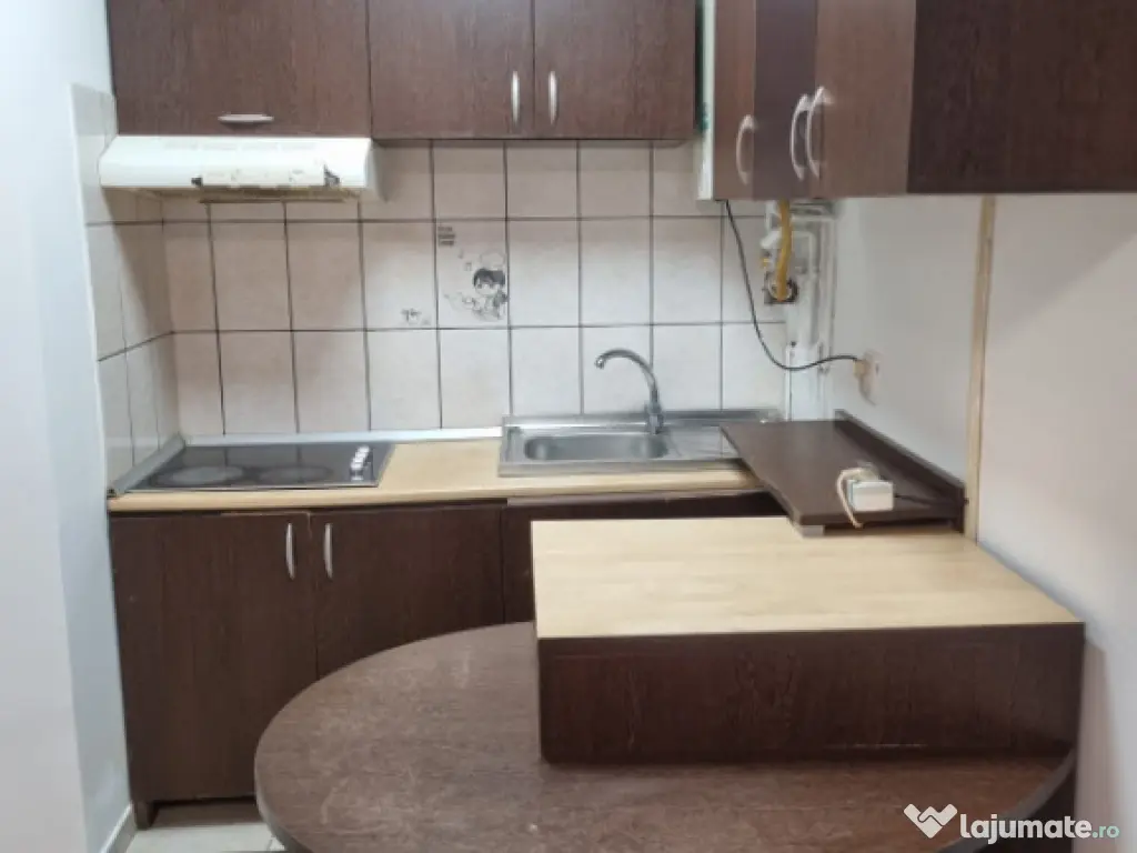 Garsoniera mobilata si utilata zona Broscarie