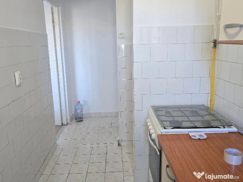 Vand apartament 3 camere in Deva, str. Scarisoara (Astoria), etaj 3, 