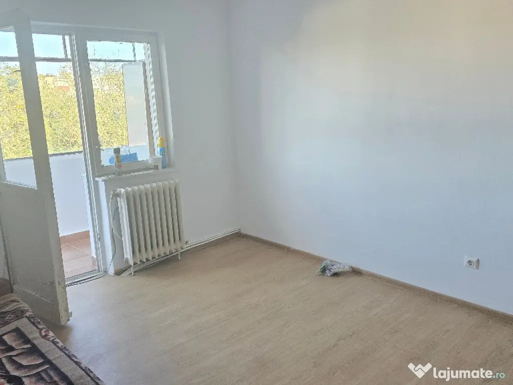 Vand apartament 3 camere in Deva, str. Scarisoara (Astoria), etaj 3, 
