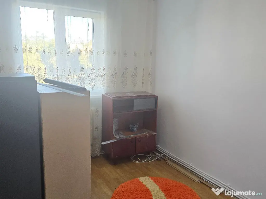Vand apartament 3 camere in Deva, str. Scarisoara (Astoria), etaj 3, 