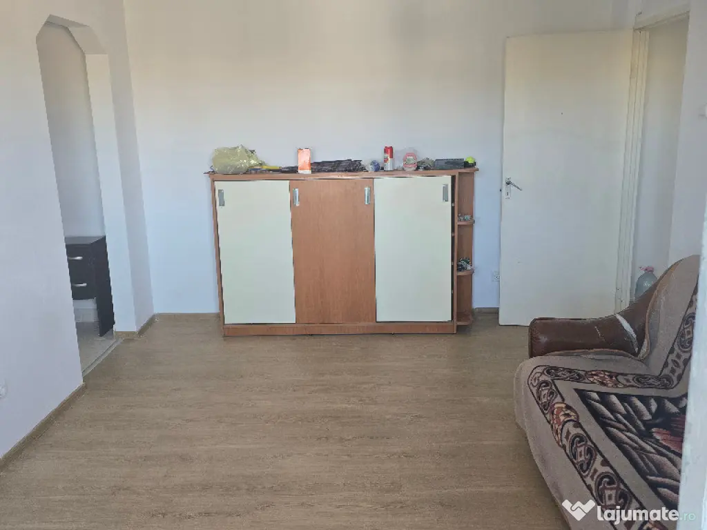 Vand apartament 3 camere in Deva, str. Scarisoara (Astoria), etaj 3, 