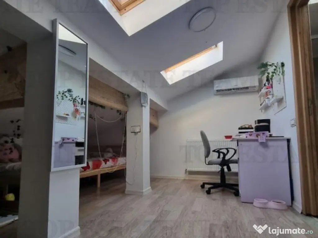 Duplex de 90mp cu 2 locuri de parcare (contra cost), Constan