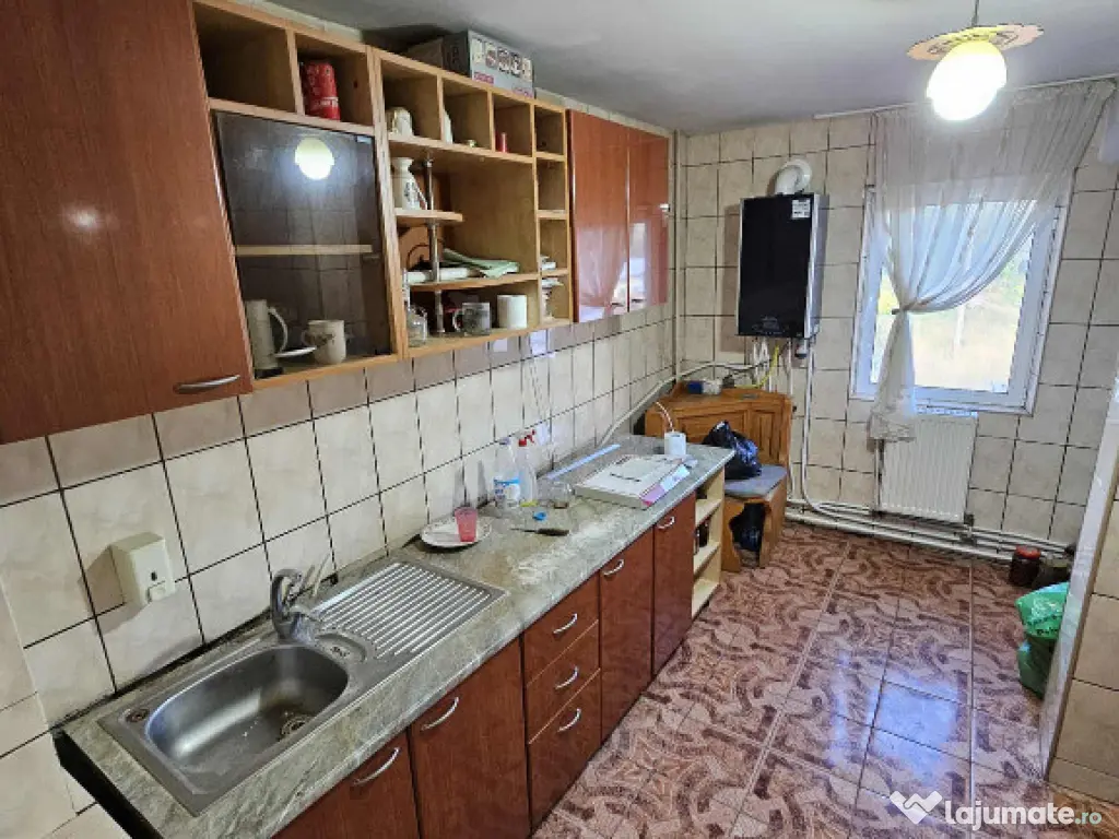 Apartament 4 camere, 2 bai, 2 balcoane