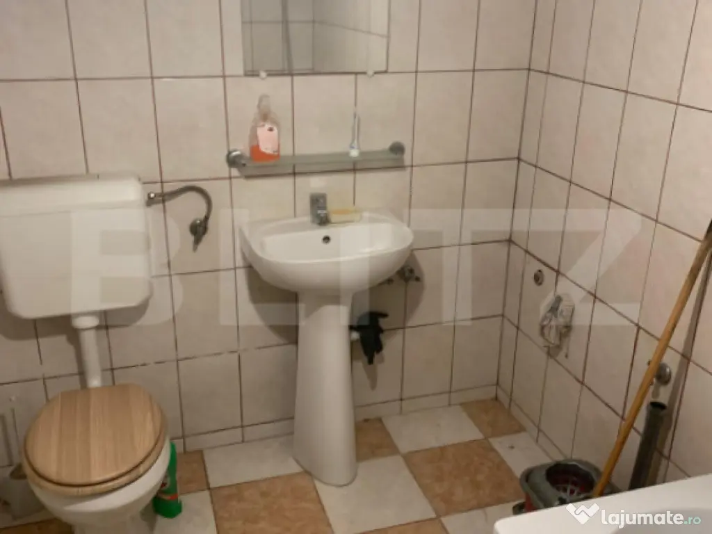 Casă de vânzare, 3 camere, zonă liniștită, București