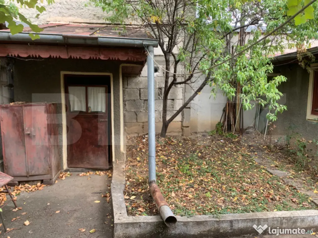 Casă de vânzare, 3 camere, zonă liniștită, București