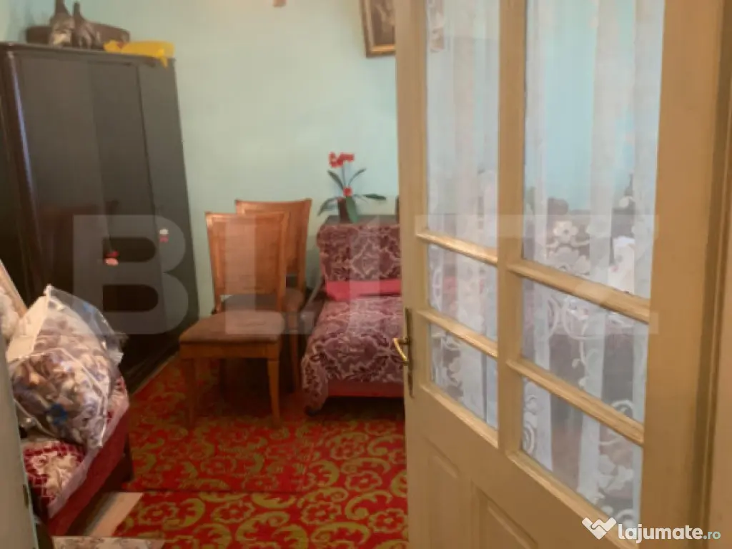 Casă de vânzare, 3 camere, zonă liniștită, București