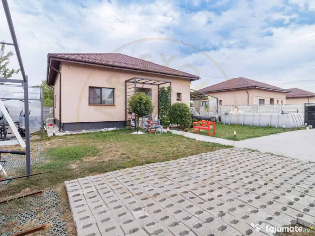 Casa parter complet mobilata cu toate utilitatile trase