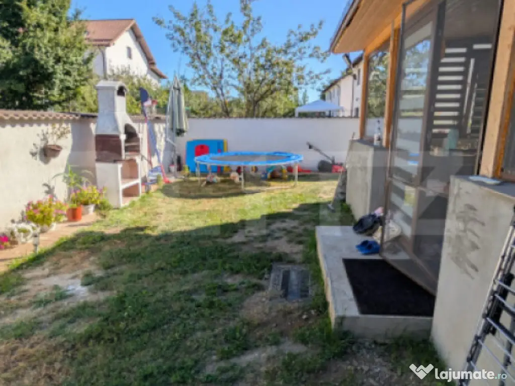 Matraca Casă tip duplex, 176 mp utili + teren 204 mp, front