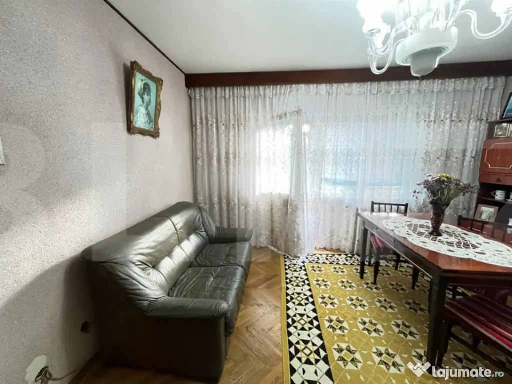 Apartament spațios, 78 mp, decomandat, etaj 1 – cu parca