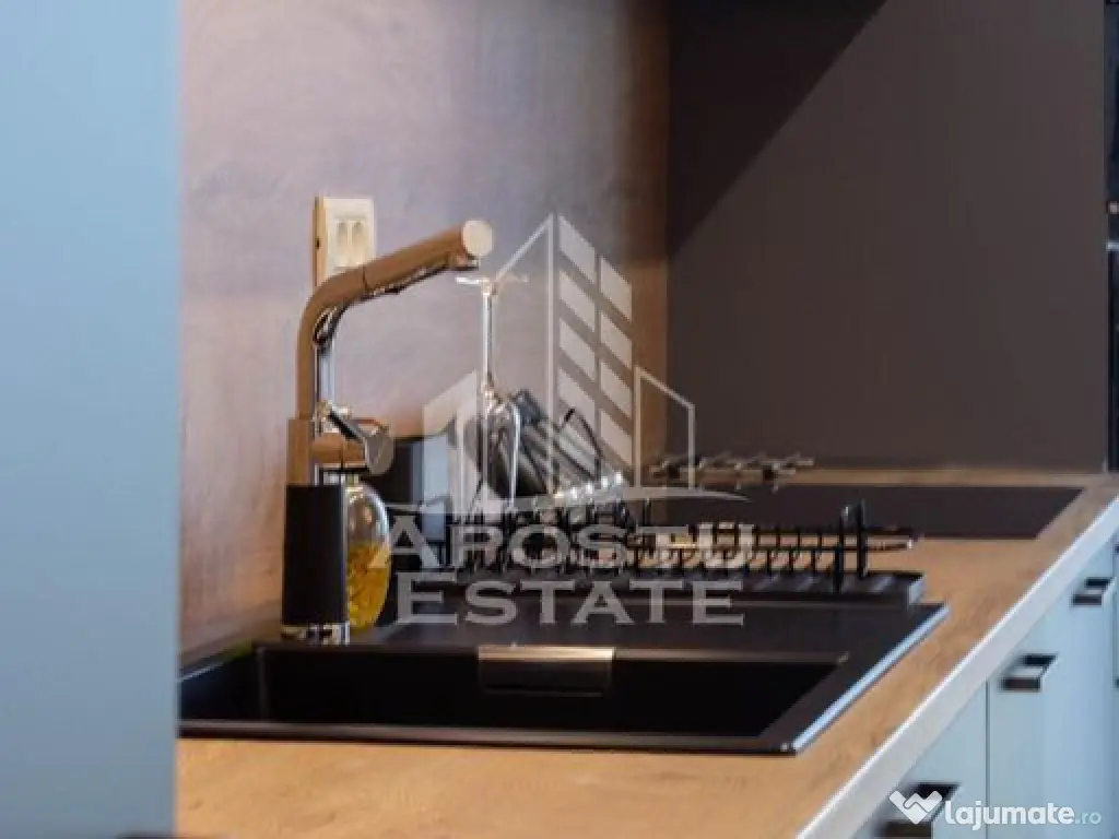 Apartament de lux cu 2 camere, loc de parcare, zona Calea... 