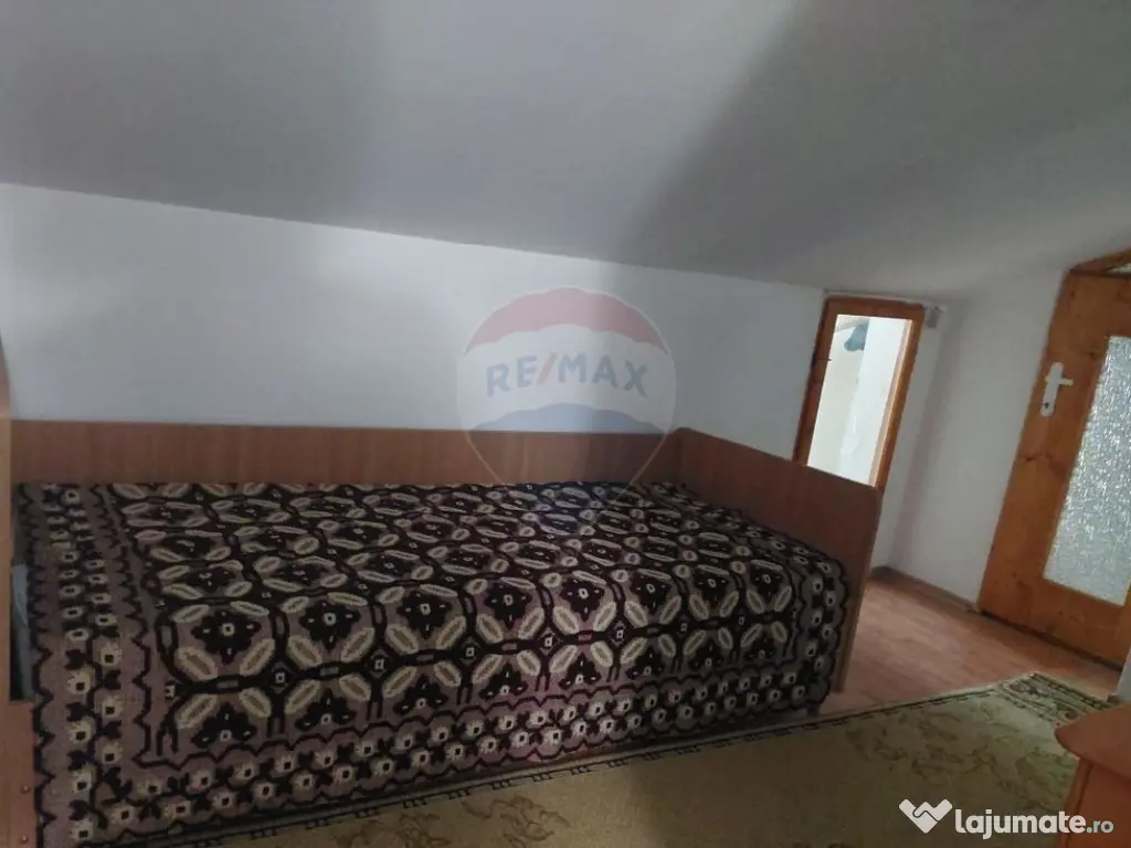 Casă / Vilă cu 10 camere de vânzare în zona Central 