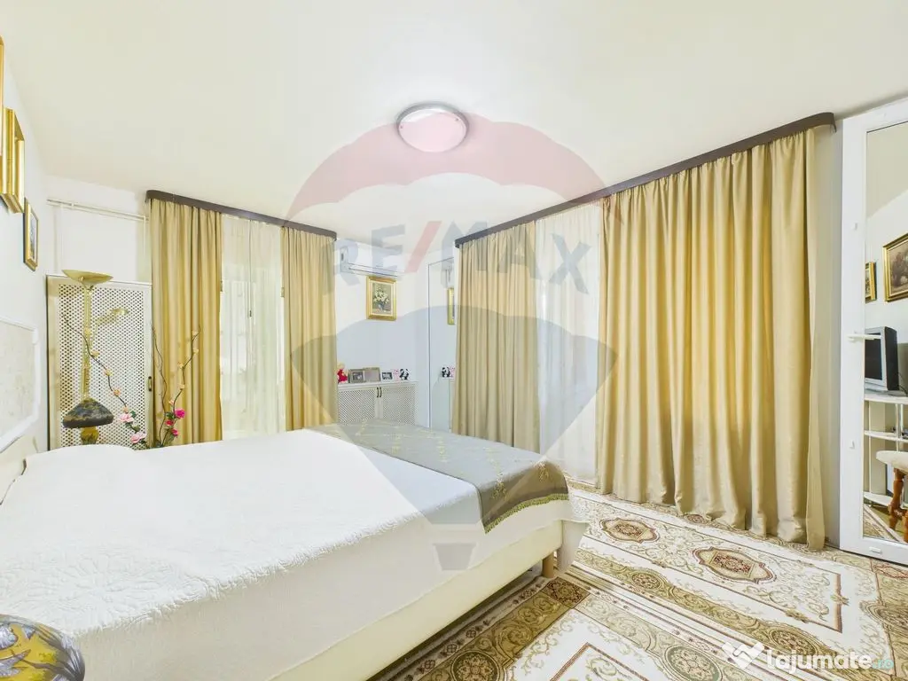 Casă / Vilă cu 10 camere de vânzare în zona Central 