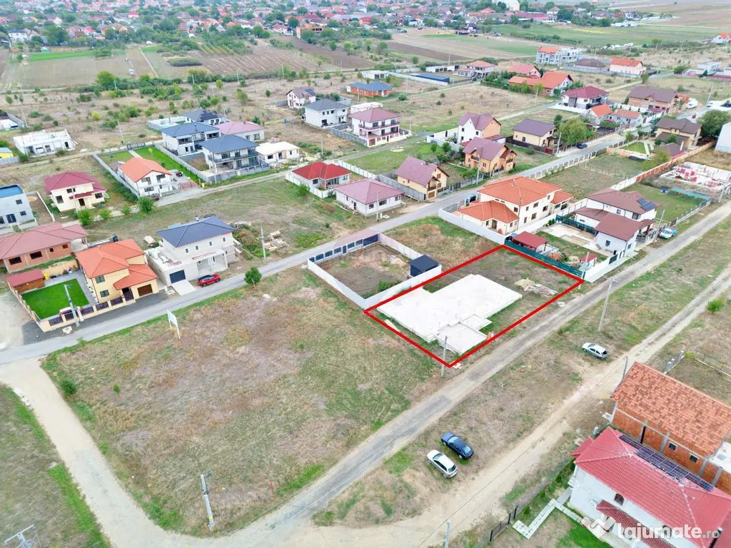 Teren 805 m², front stradal 40 ml, fundație existentă 